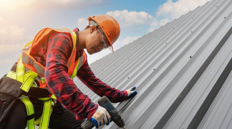 Professional gutter cleaning in Moon, VA